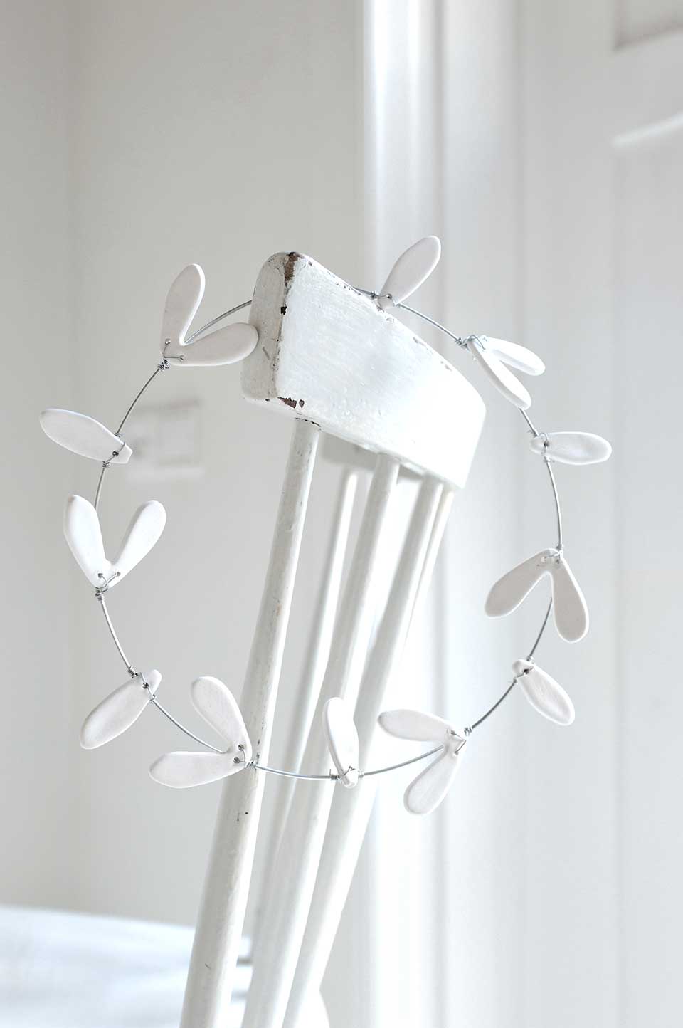 DD-129-22-1_osterkranz_ton_weiss_03