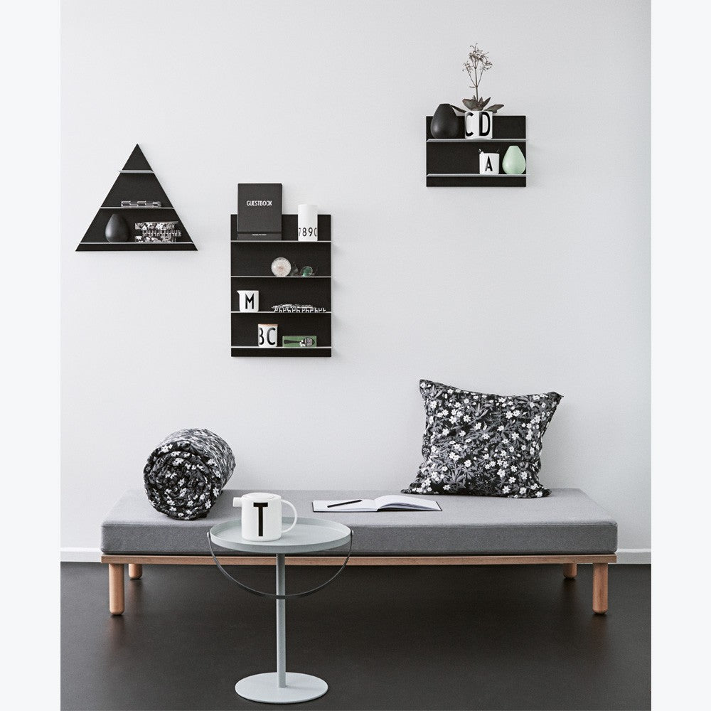 designletters_paper_white_triangle_359ca74a13eac7