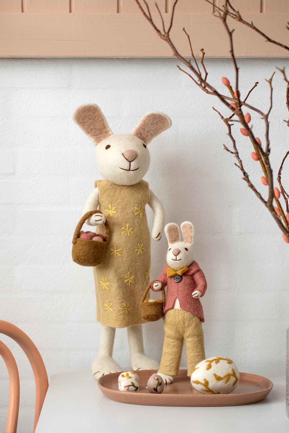 gry-sif_xxl_osterhase_mit_Kleid_Korb_gelb_01