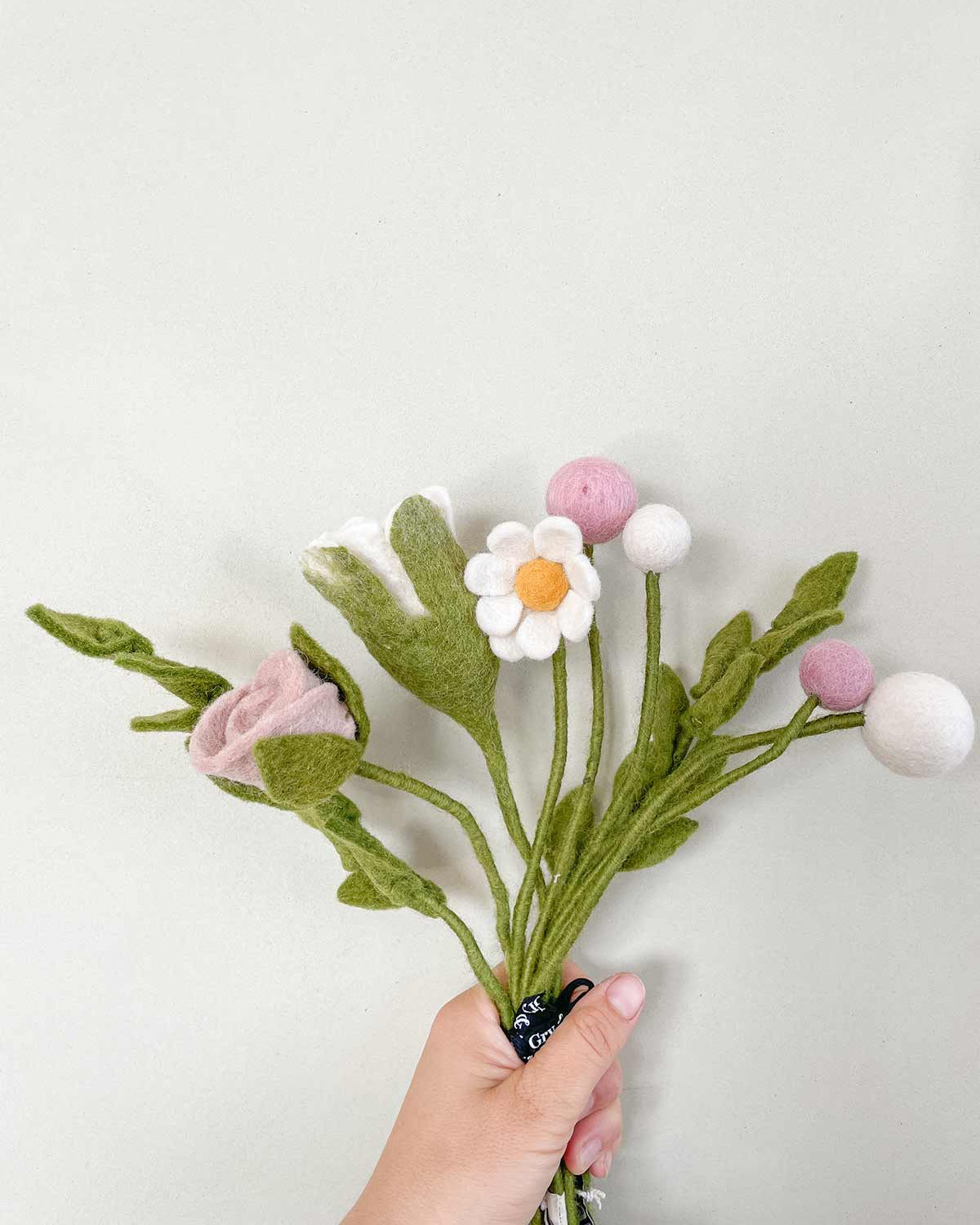 Blumenstrauß Filzblumen 9 Stück weiss/rosa