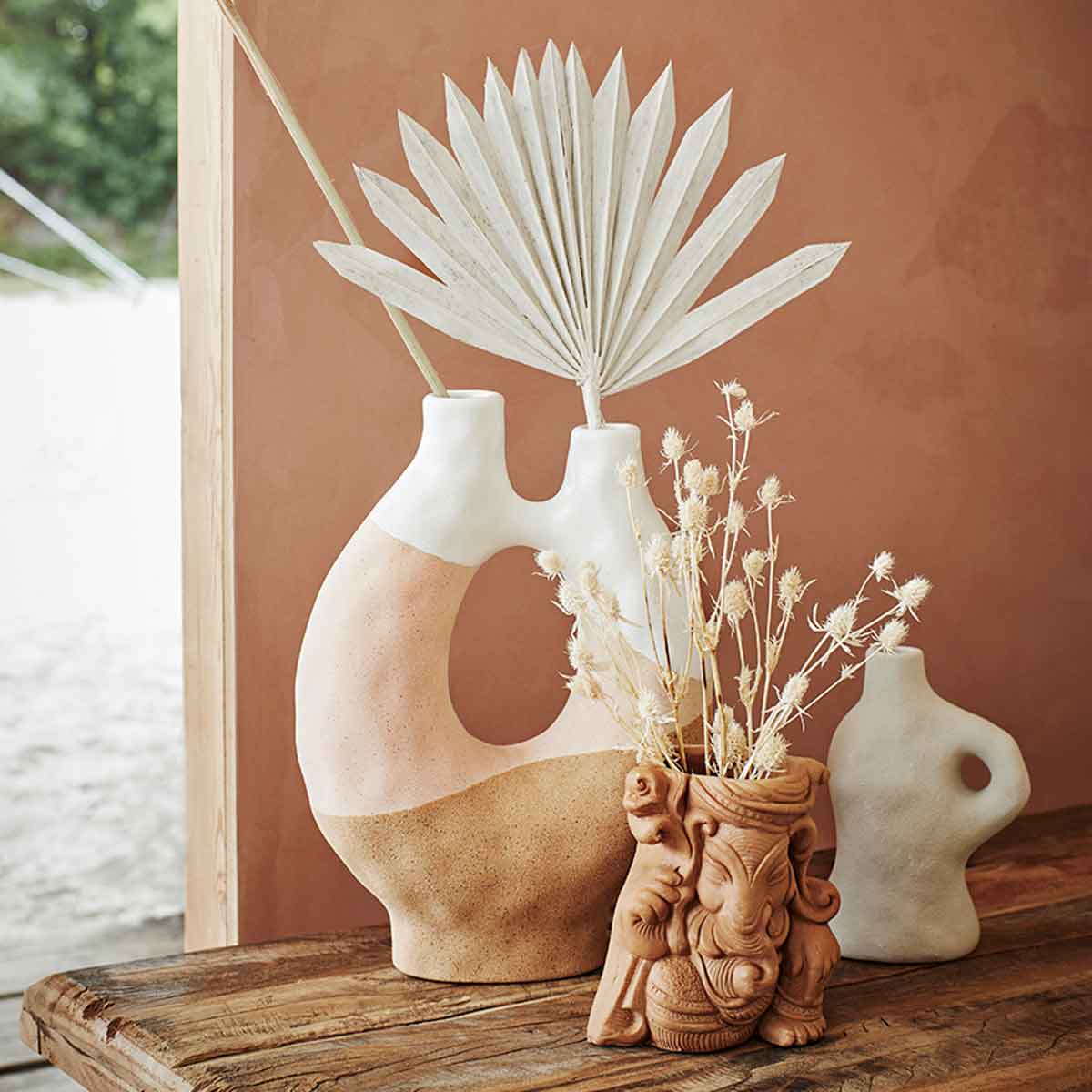 madamstoltz_yt210033bge_vase_beige_22cm_01