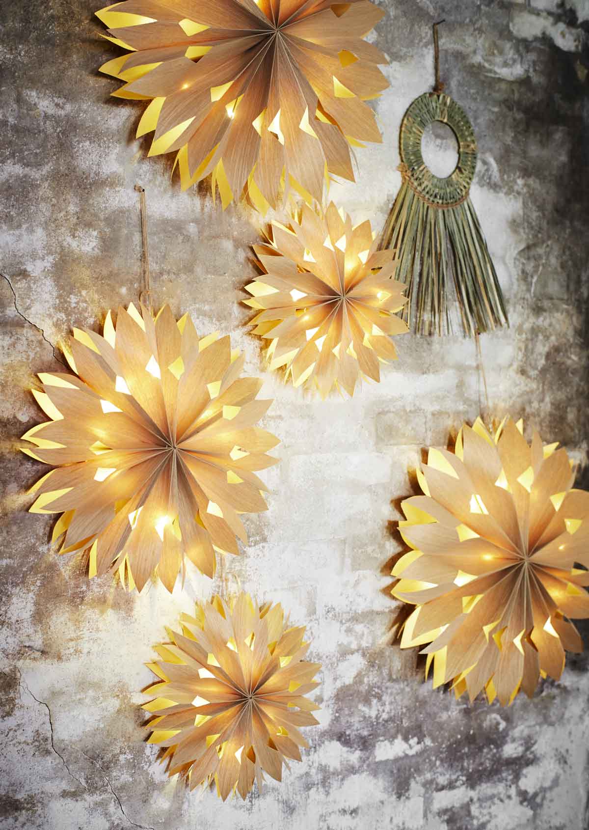 madamstoltz_w202017-50d_papierstern_mit_licht_03