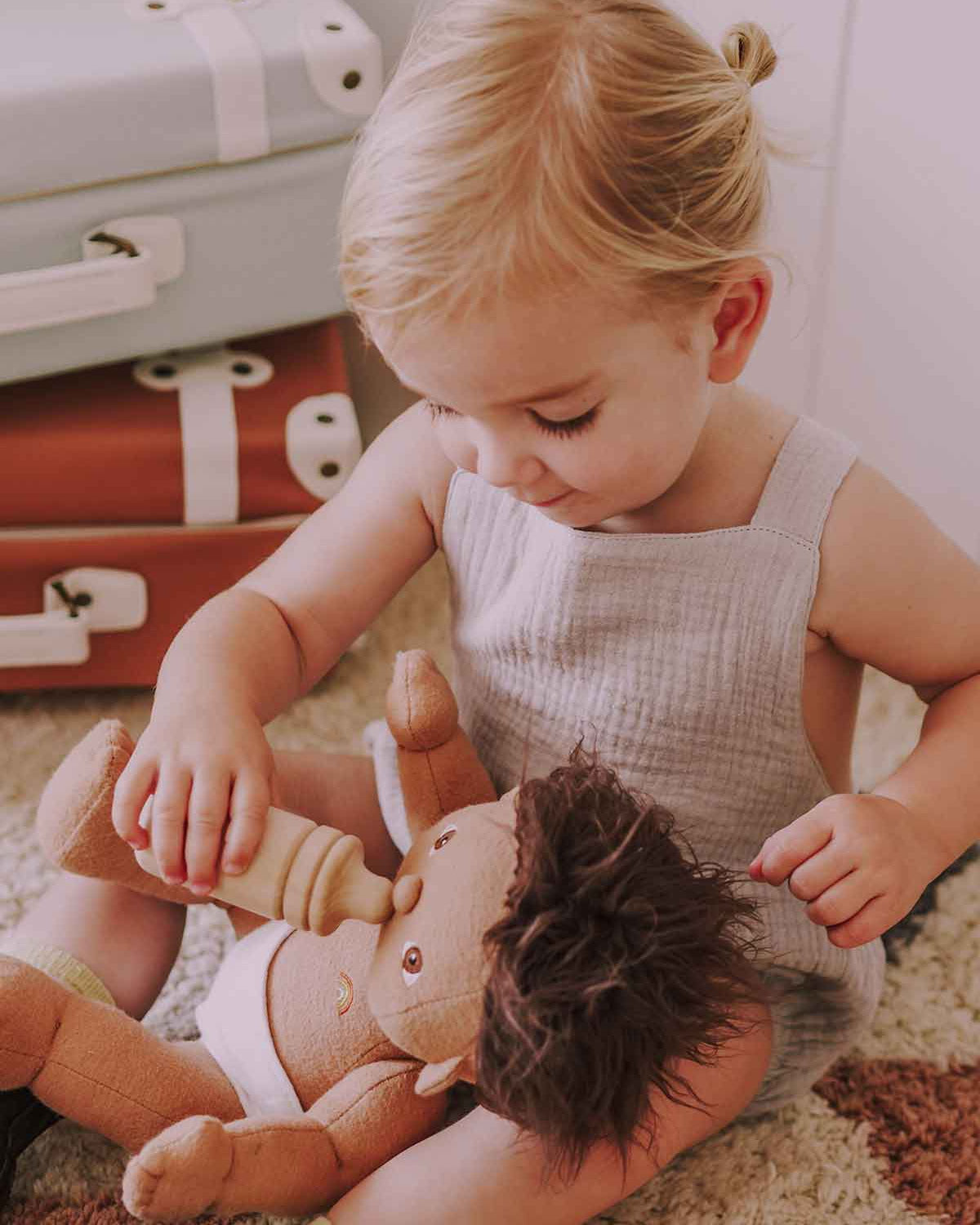 olli-ella_stoffpuppe_Dinkum-Doll-Sprout_05