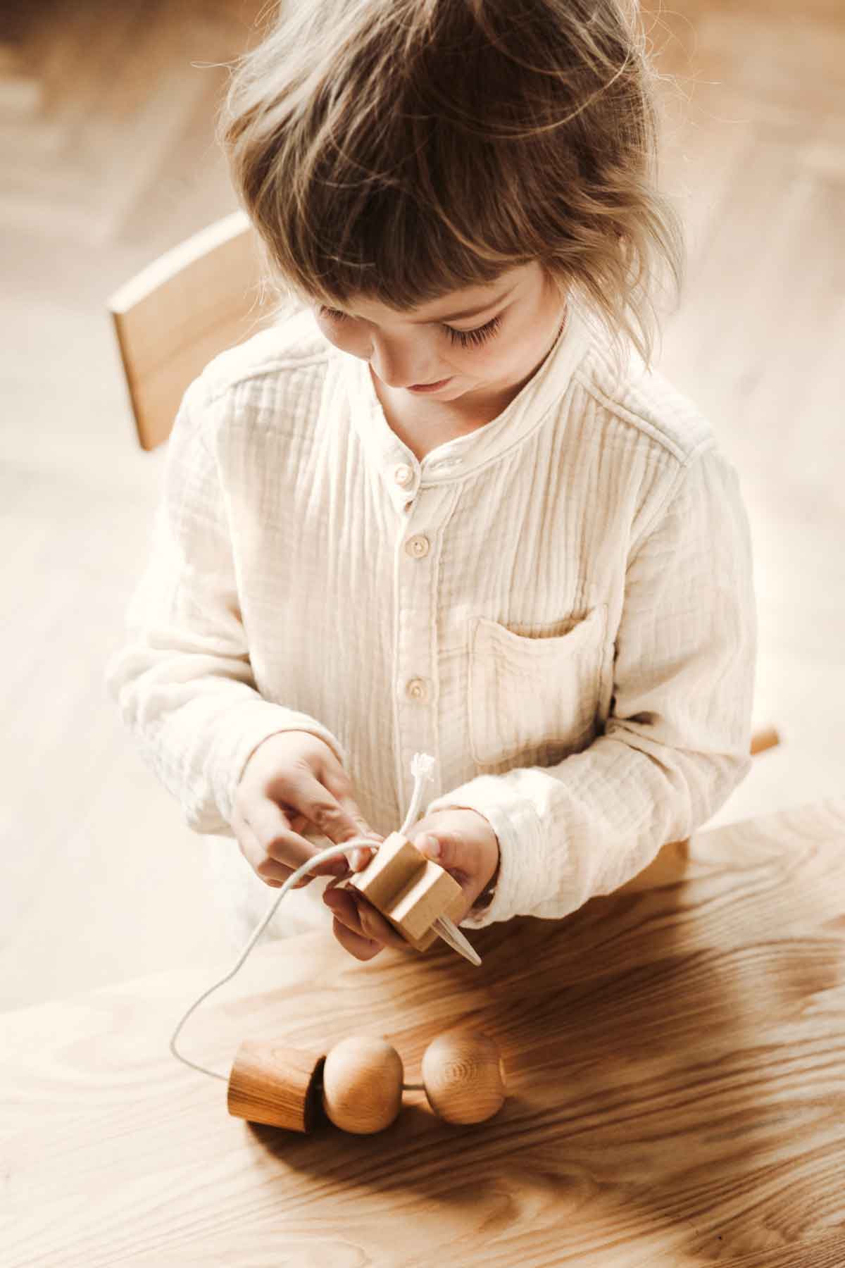 XL Holznadel Montessori Spielzeug 9 cm