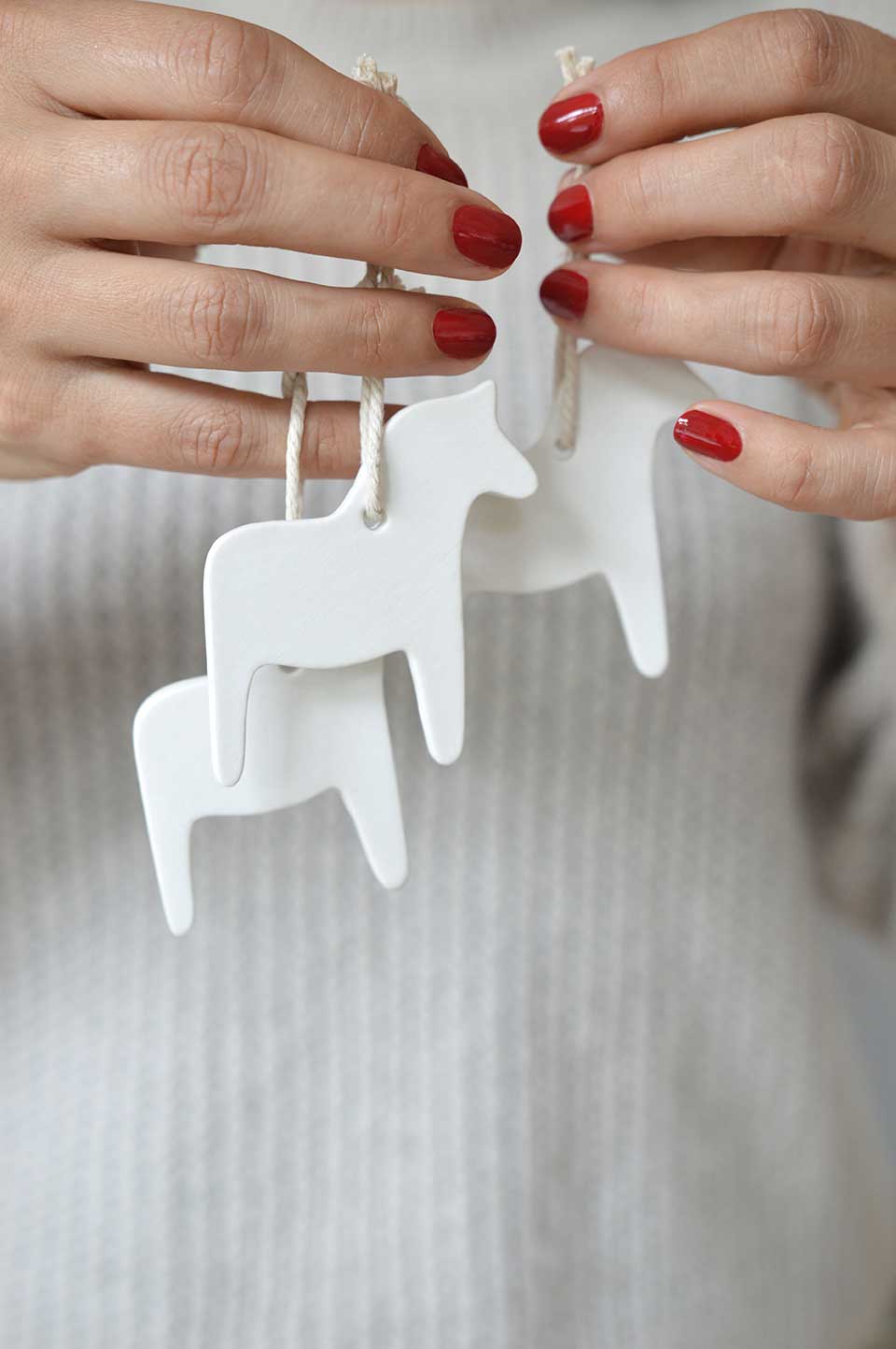 dd_dala_pferd_ton_baumschmuck_weiss_02