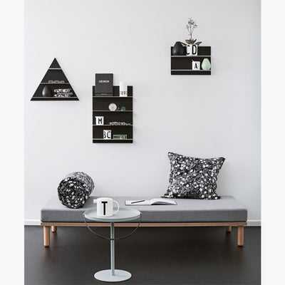 designletters_paper_white_triangle_359ca74a13eac7