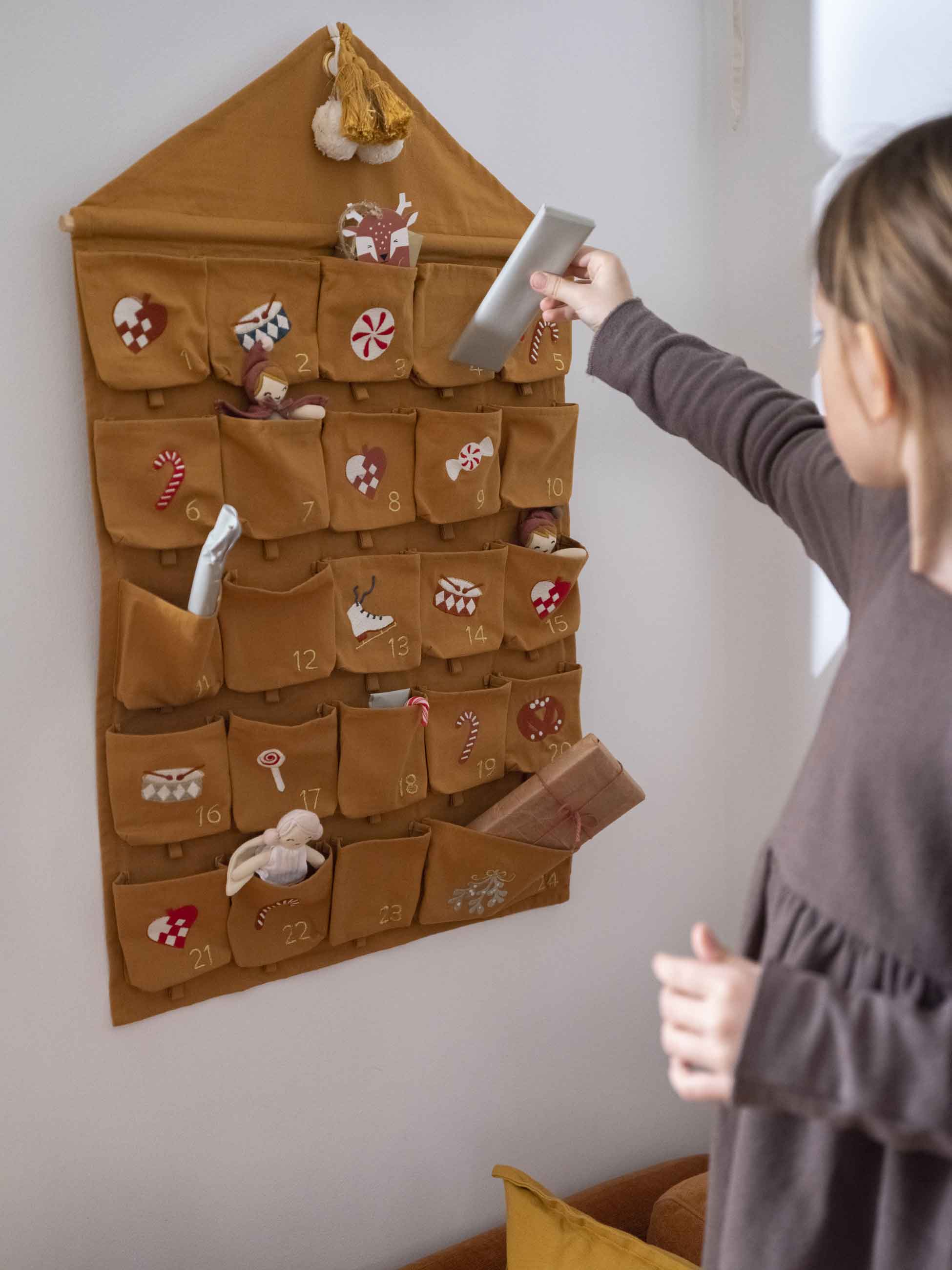 fabelab_adventskalender-Nostalgia_ocker_02