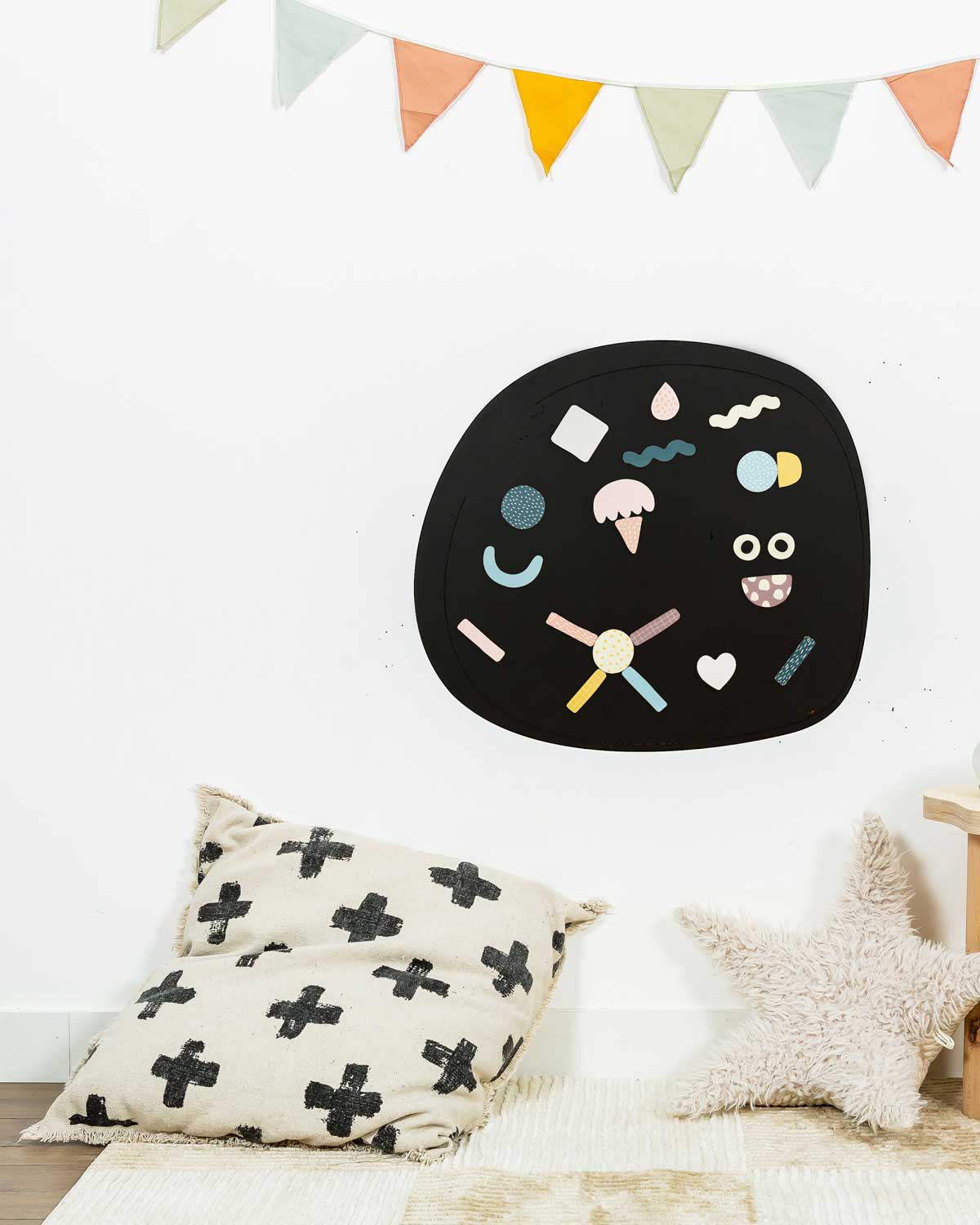 Magnettafel Ovoid 65 x 64cm