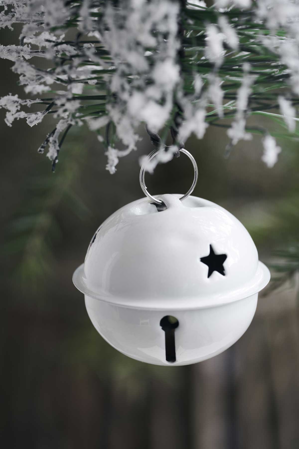 housedoctor_261530001_Tannenbaum_mit_Glocke_02