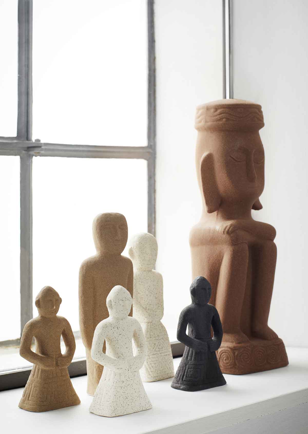 madamstoltz_e2502_deko_figur_schwarz_03